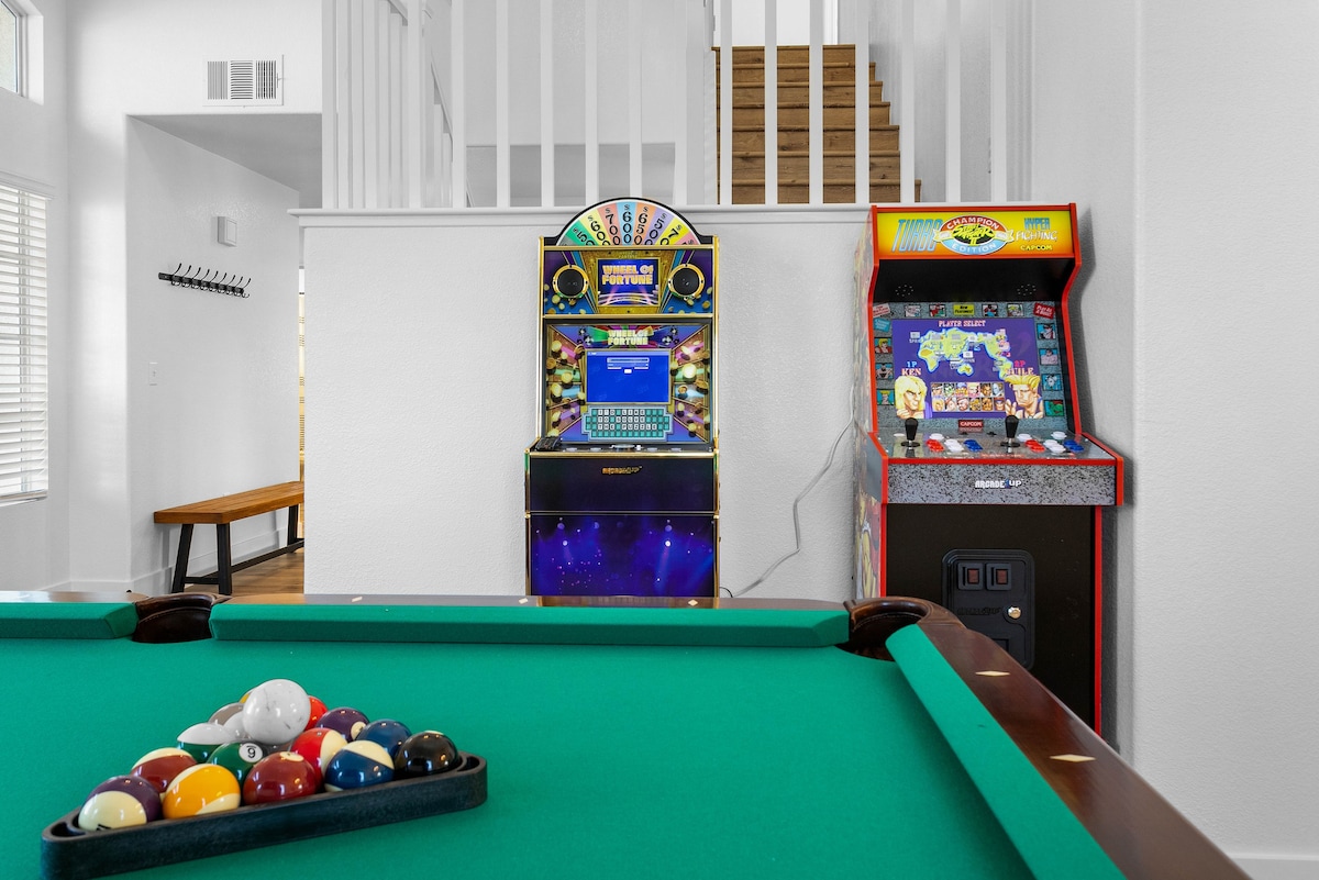 Entertainment 5BR Haven - Hot tub, Pool + Games!