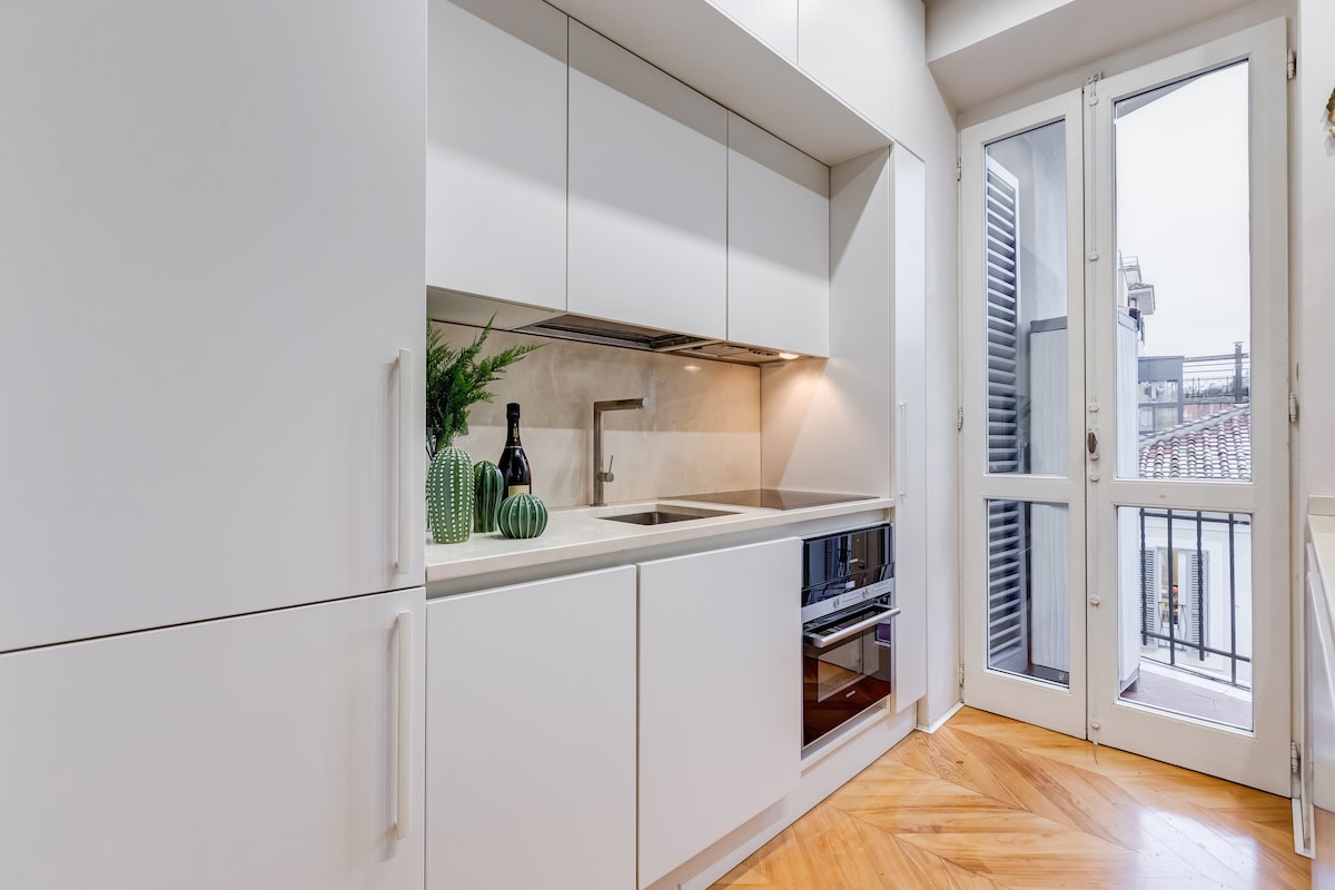 BDC - Platinum 2Bdr apt @Spanish Steps