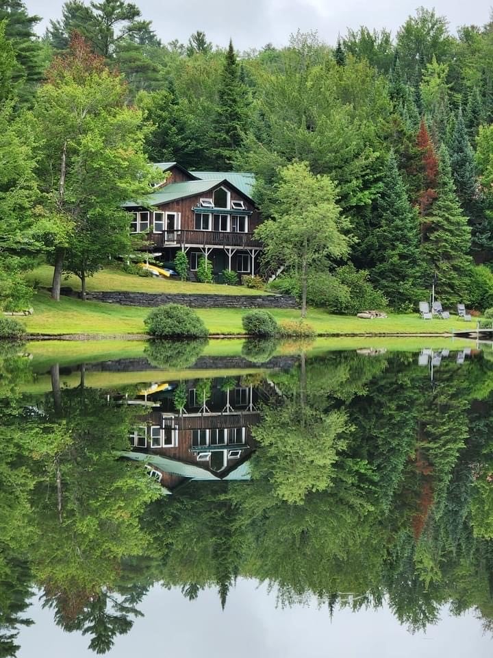 Cozy Lake Eden Cottage