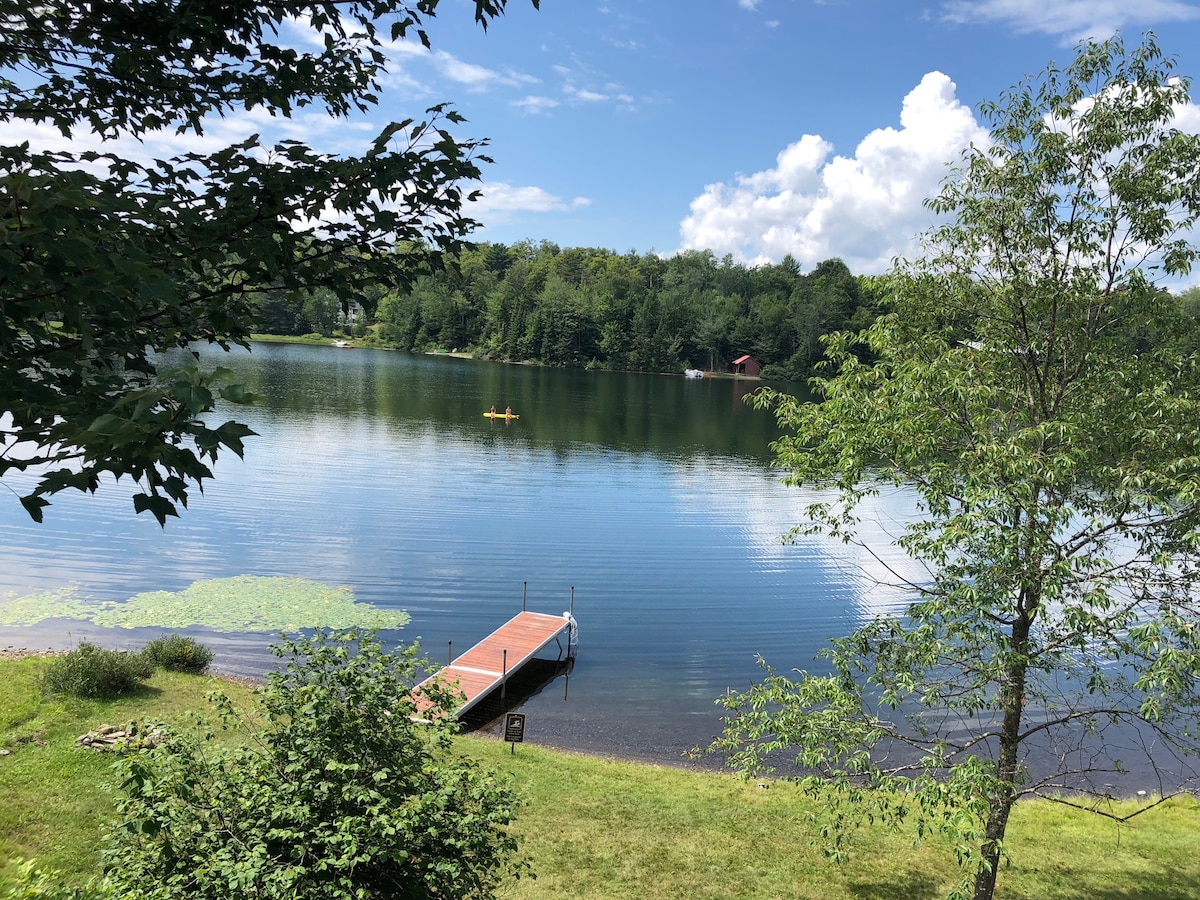 Cozy Lake Eden Cottage