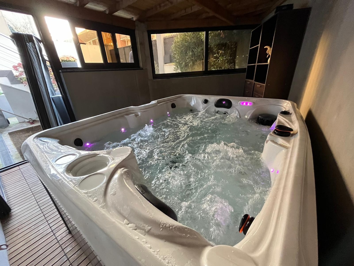 Studio moderne avec Jacuzzi à 15 min de Paris