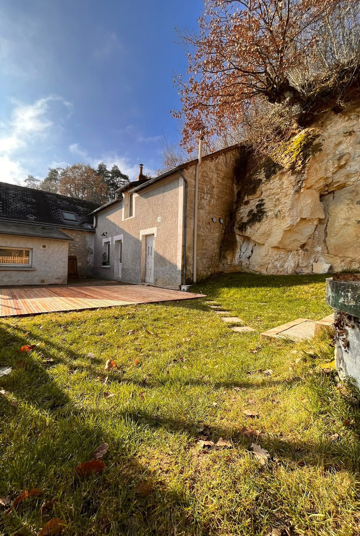 Close to the forest & vineyards, near Chinon