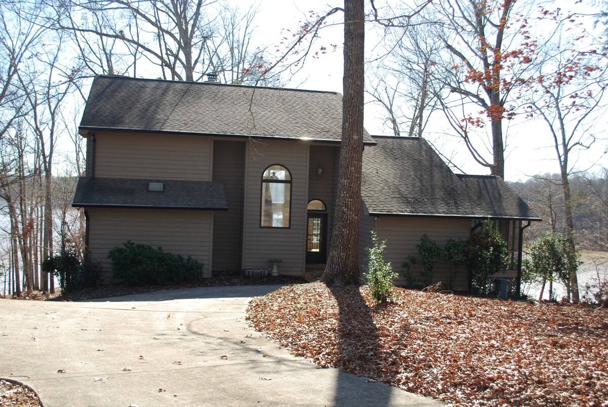 Lake Hartwell Chalet