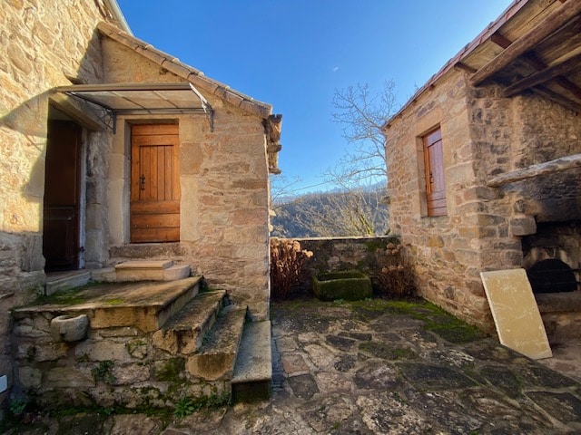 Petite maison de campagne dans un hameau