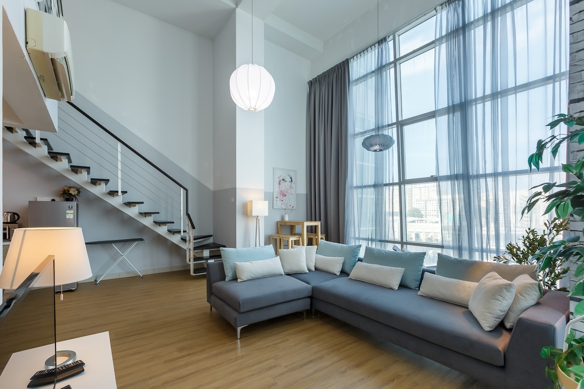 Cozy 2BR Duplex Suite @ Maritime 乔治市阁楼家庭套房