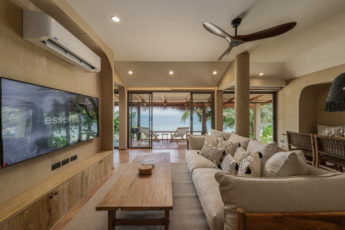 Samut Samui - Beachfront Villa with Jacuzzi & Pool