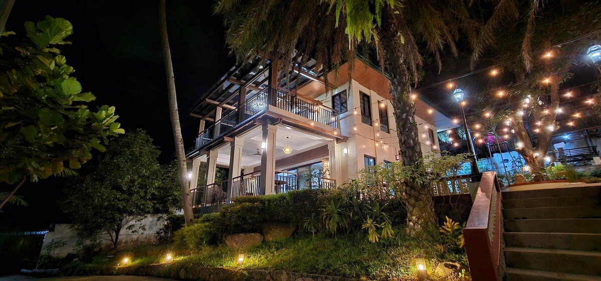 Private Luxury Vacation Home in Antipolo w/ a View