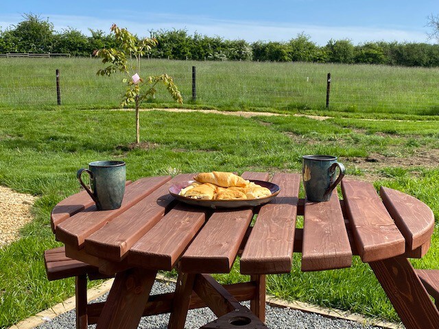 Adult only, dog friendly secluded glamping Rutland