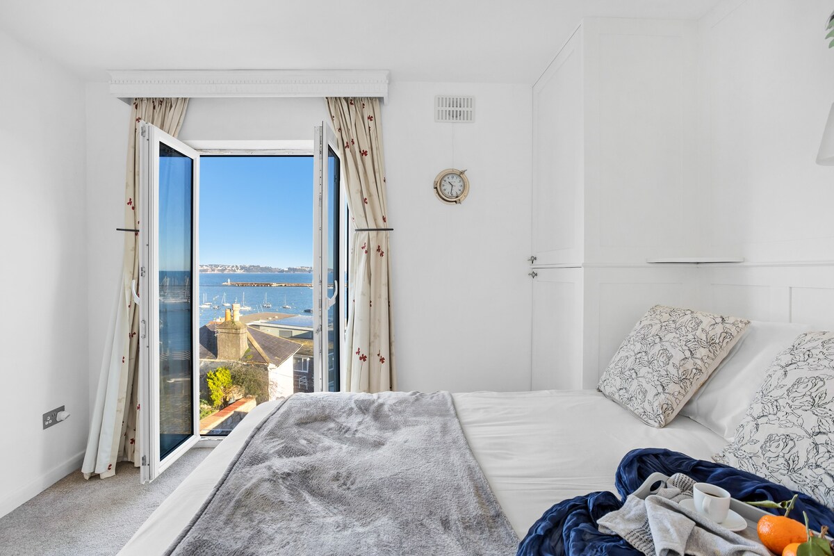 Stunning sea views - Comfy flat in Brixham Harbour