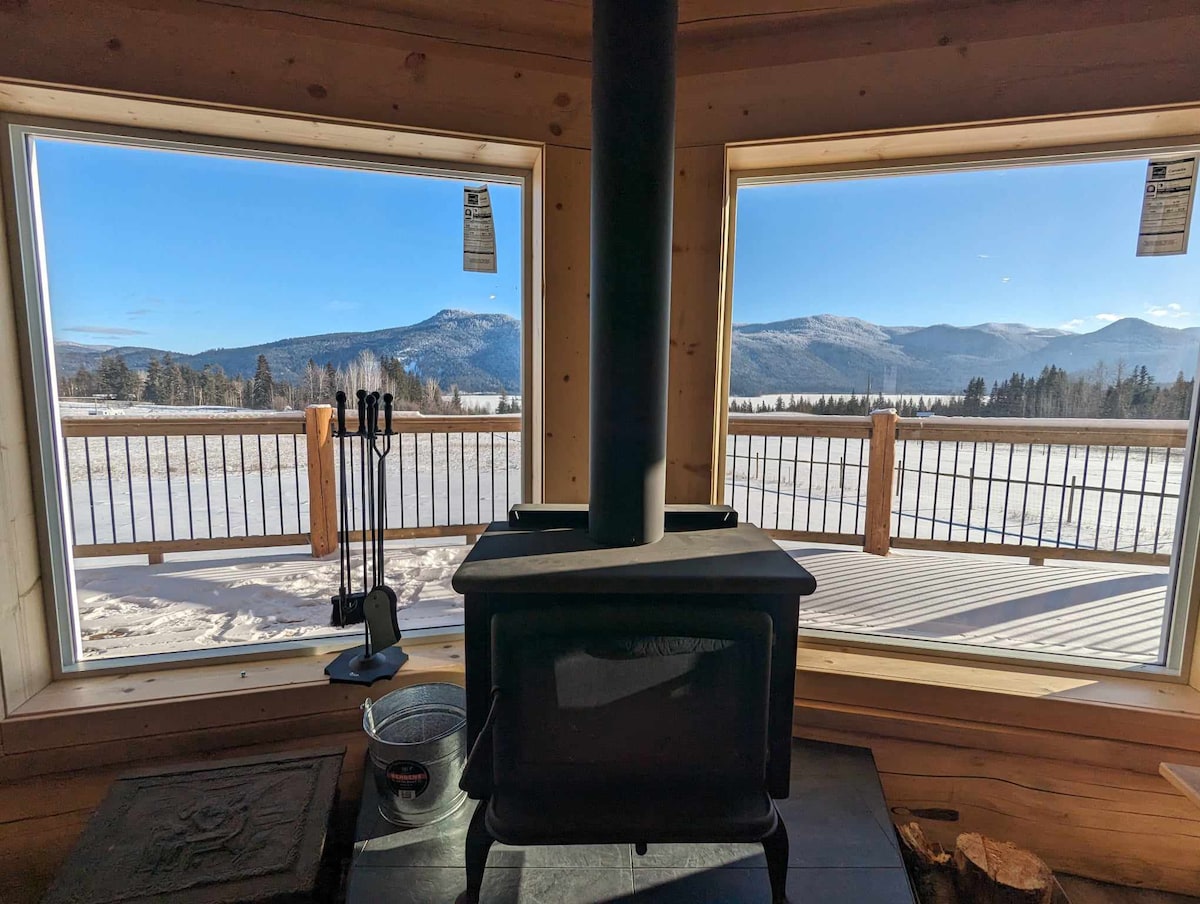 Brand New! Log Cabin  with Lake Views & Hot Tub!