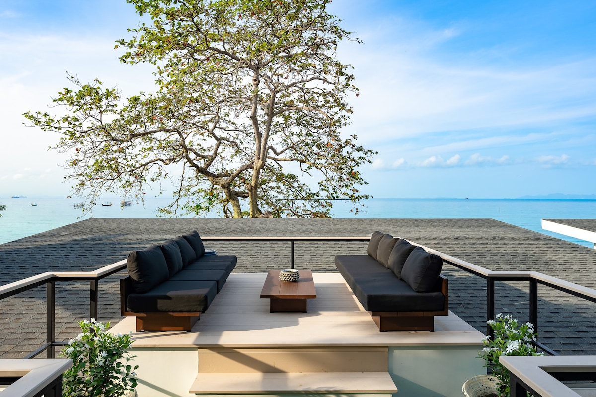 Beachfront Sunset Villa w/ Staff & Infinity Pool