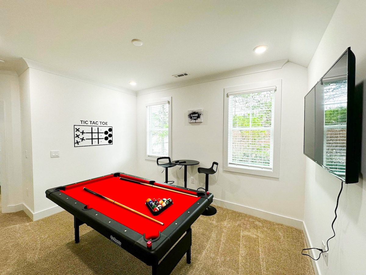 Friends and Family Home|Game Room|Prime Location