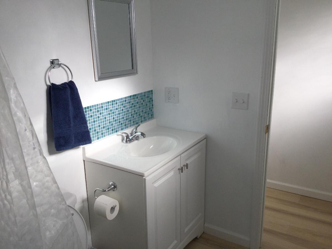 Roommate wanted. Private bedroom, share bath