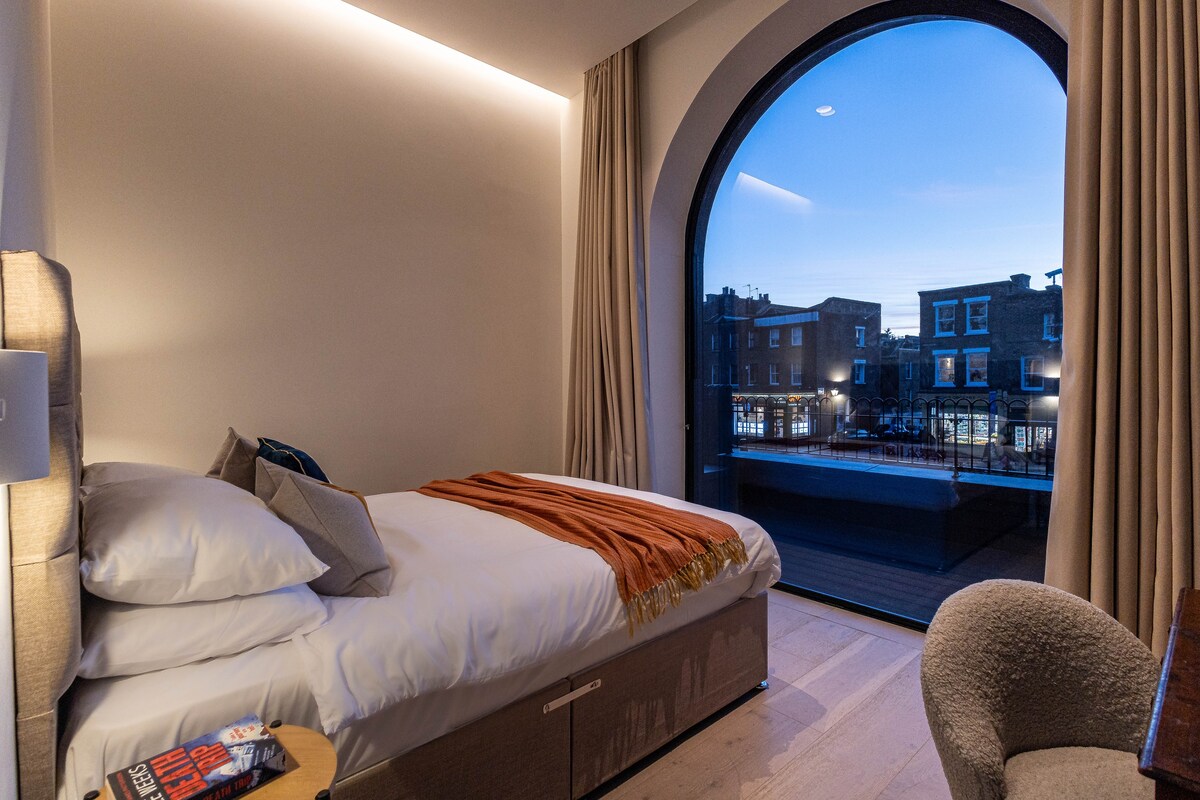 Camden Market Close | Three-Bedroom by Sojo Stay