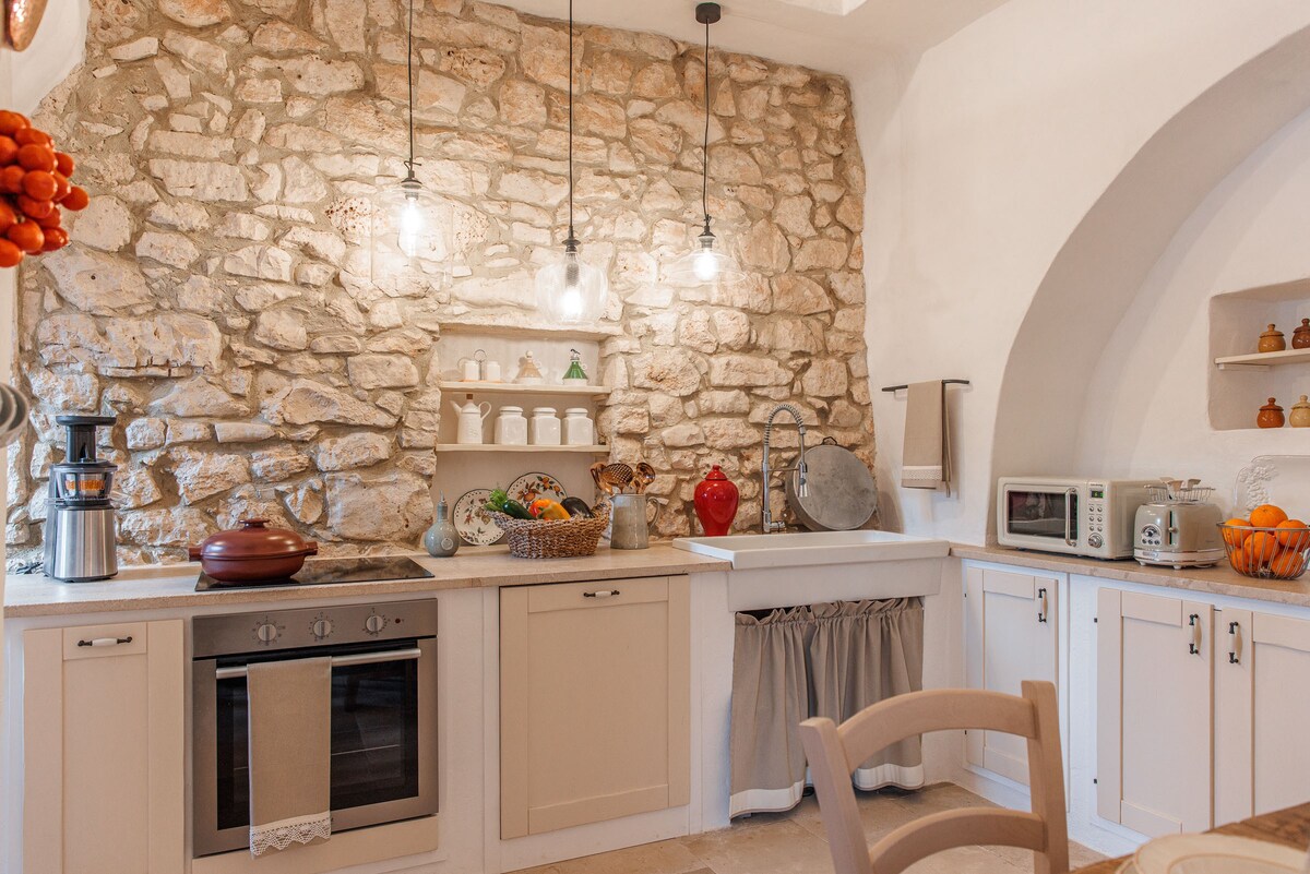 Wonderful Trullo in the gorgeous Itria Valley
