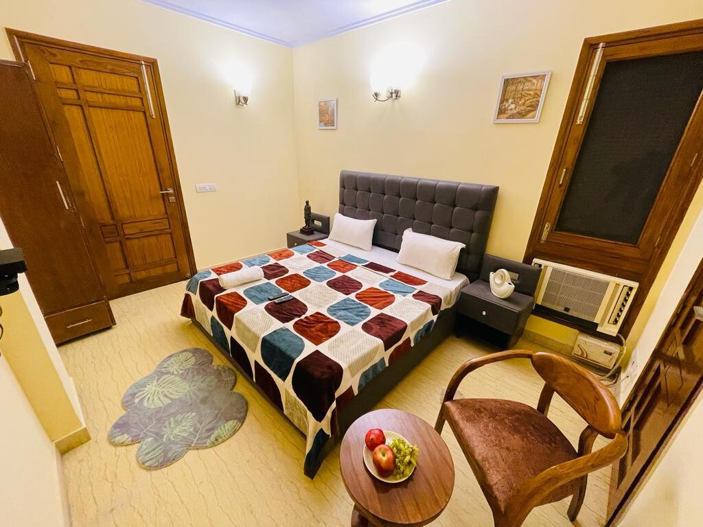 Divine India Service Apartment