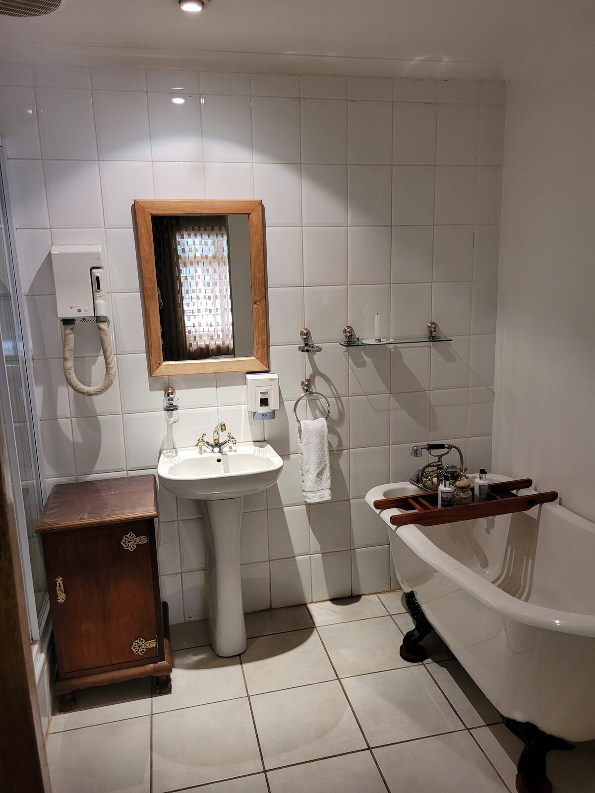 Double room with bath and shower