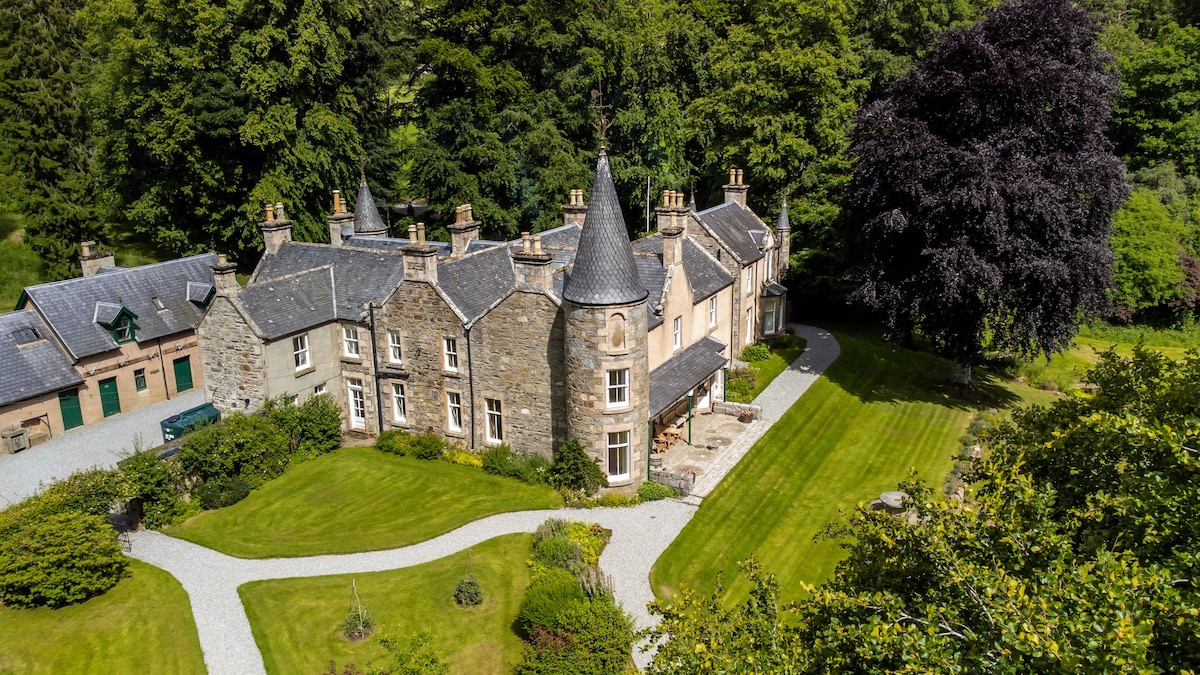 Highland Lodge on River Deveron Invermarkie (x17)