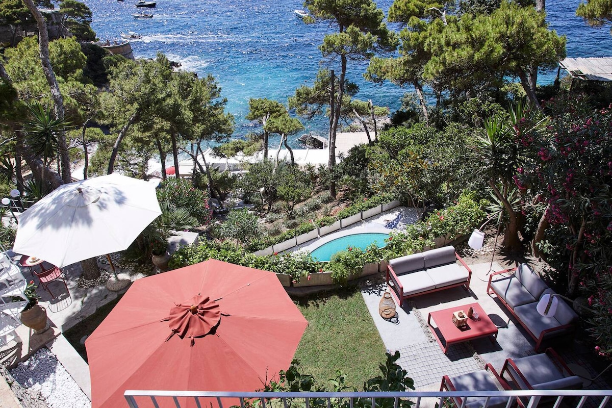 Villa Cisterna Capri private beach front with pool