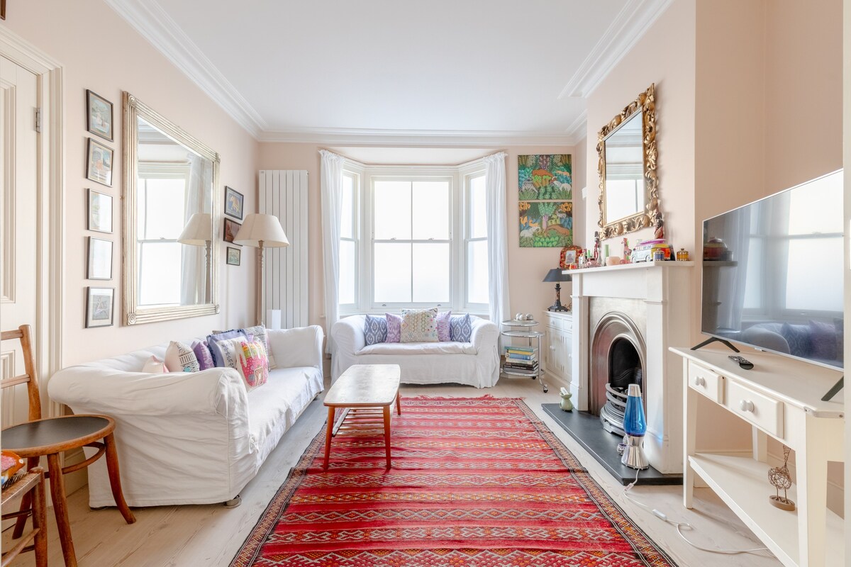 Delightful 2 Bed Cottage-Chic House — Hammersmith!