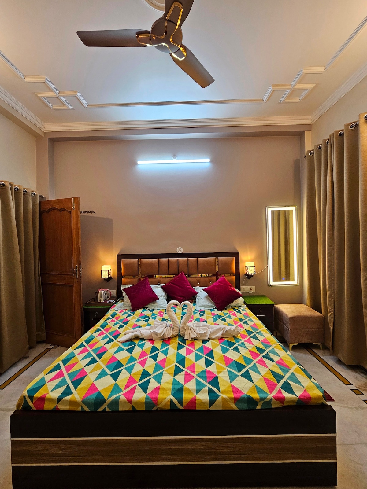 Goel's Homestay | Peaceful & Luxurious