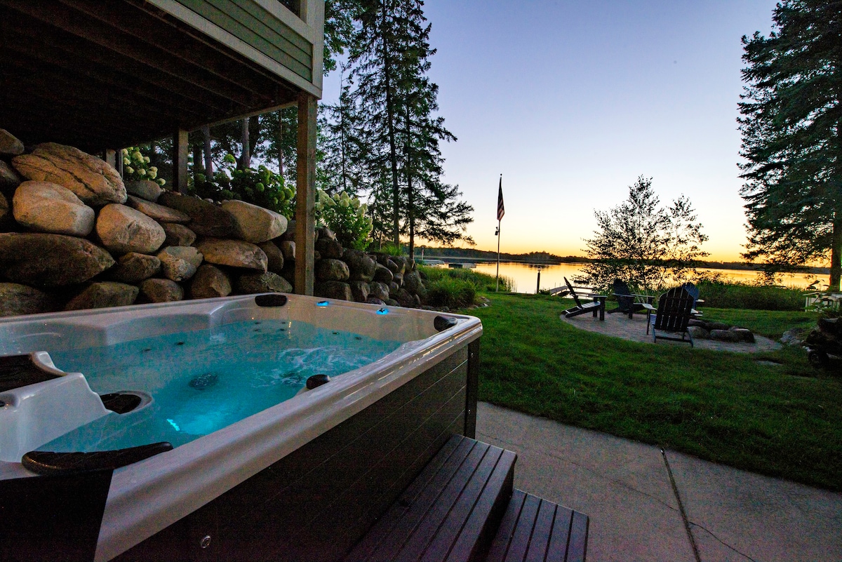 Luxury Lake Home with Hot tub