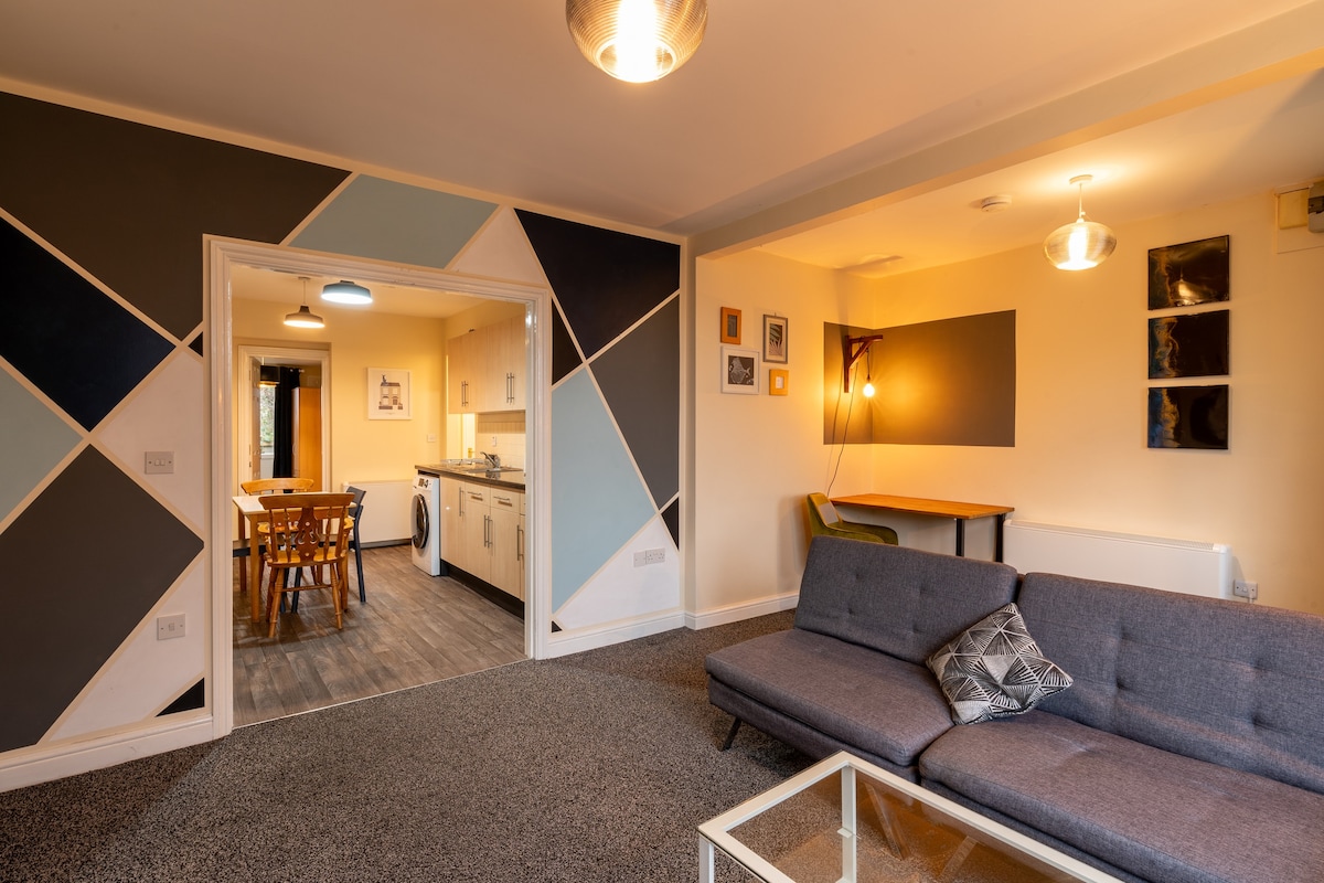 2BR Headington Flat | Central & Free Parking