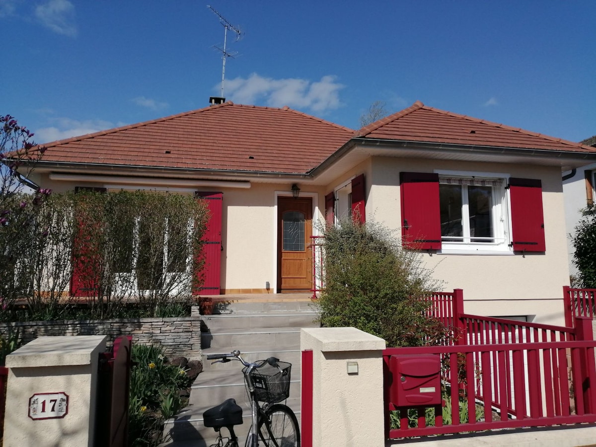 logement indépendant
rez-de-jardin
Proche de Vichy