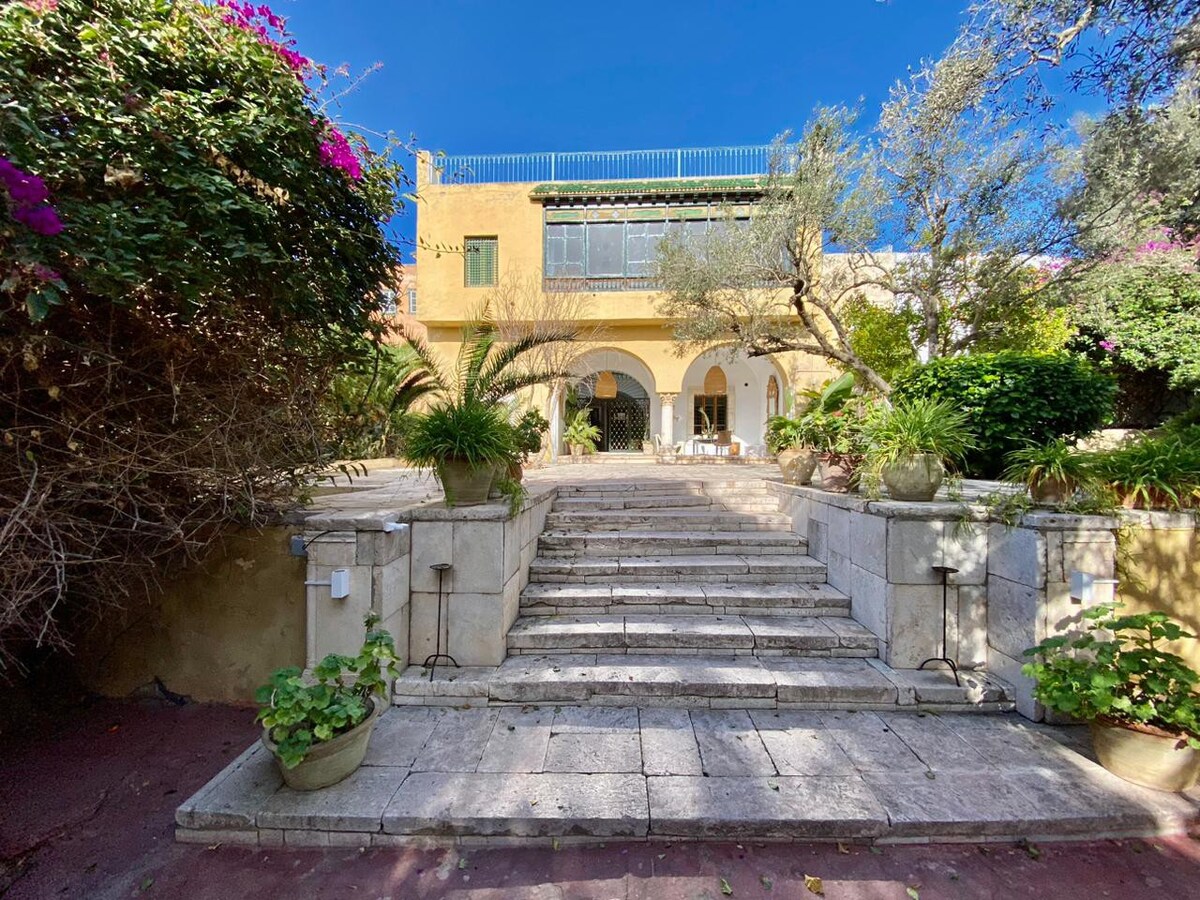 Lella Khadija ,B&B pool ,  Sidi bou said