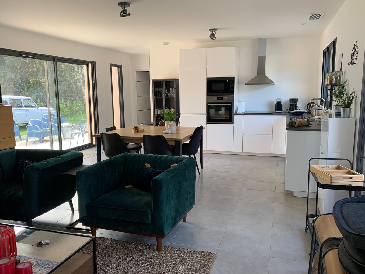 new: Maison Neuve 3 ch 6 pers à Grignan centre