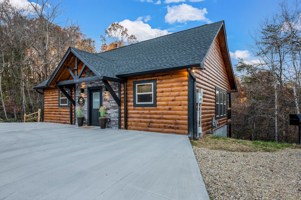 Smoky Mountain - Magnificent Sevierville Cabin