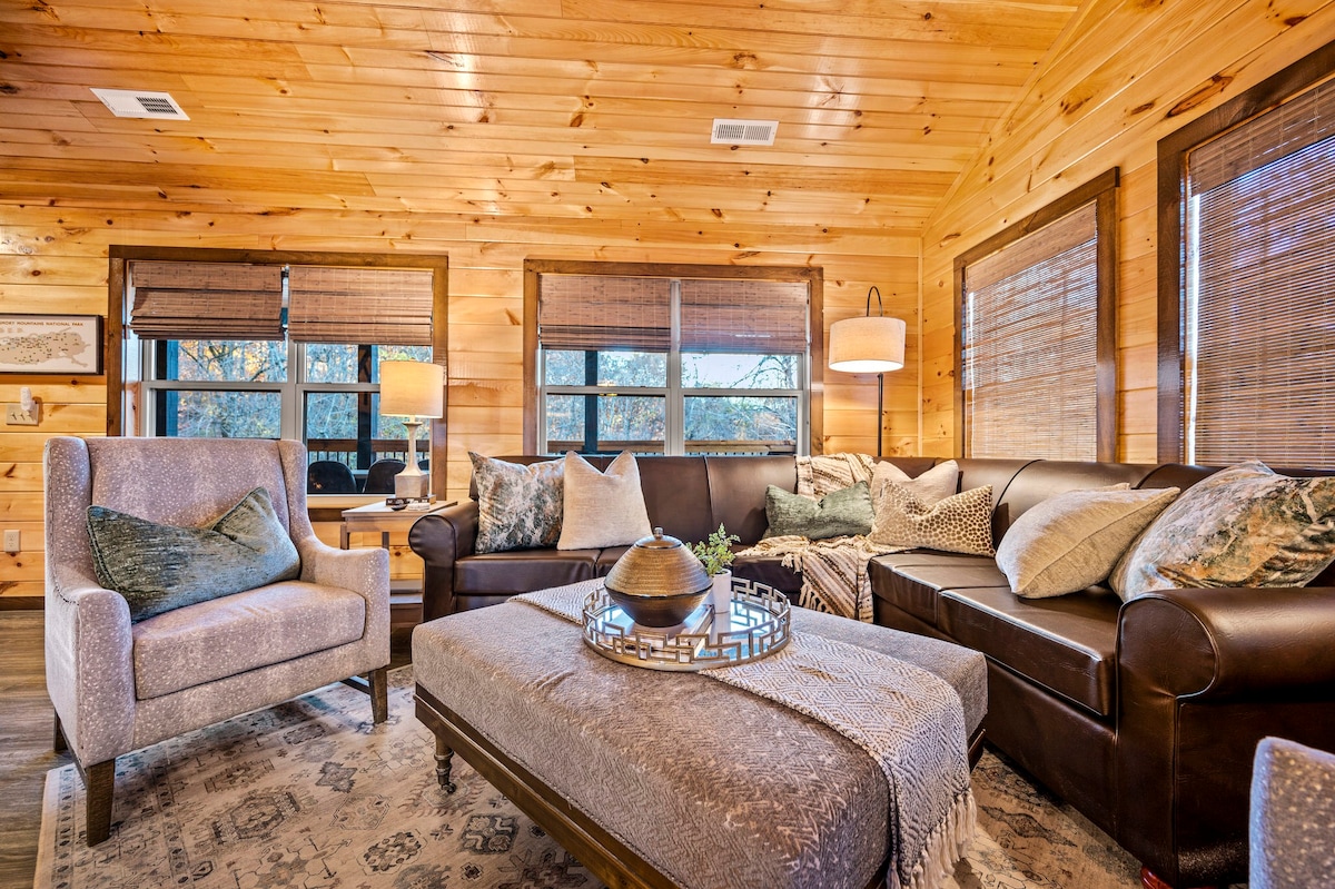 Smoky Mountain - Magnificent Sevierville Cabin