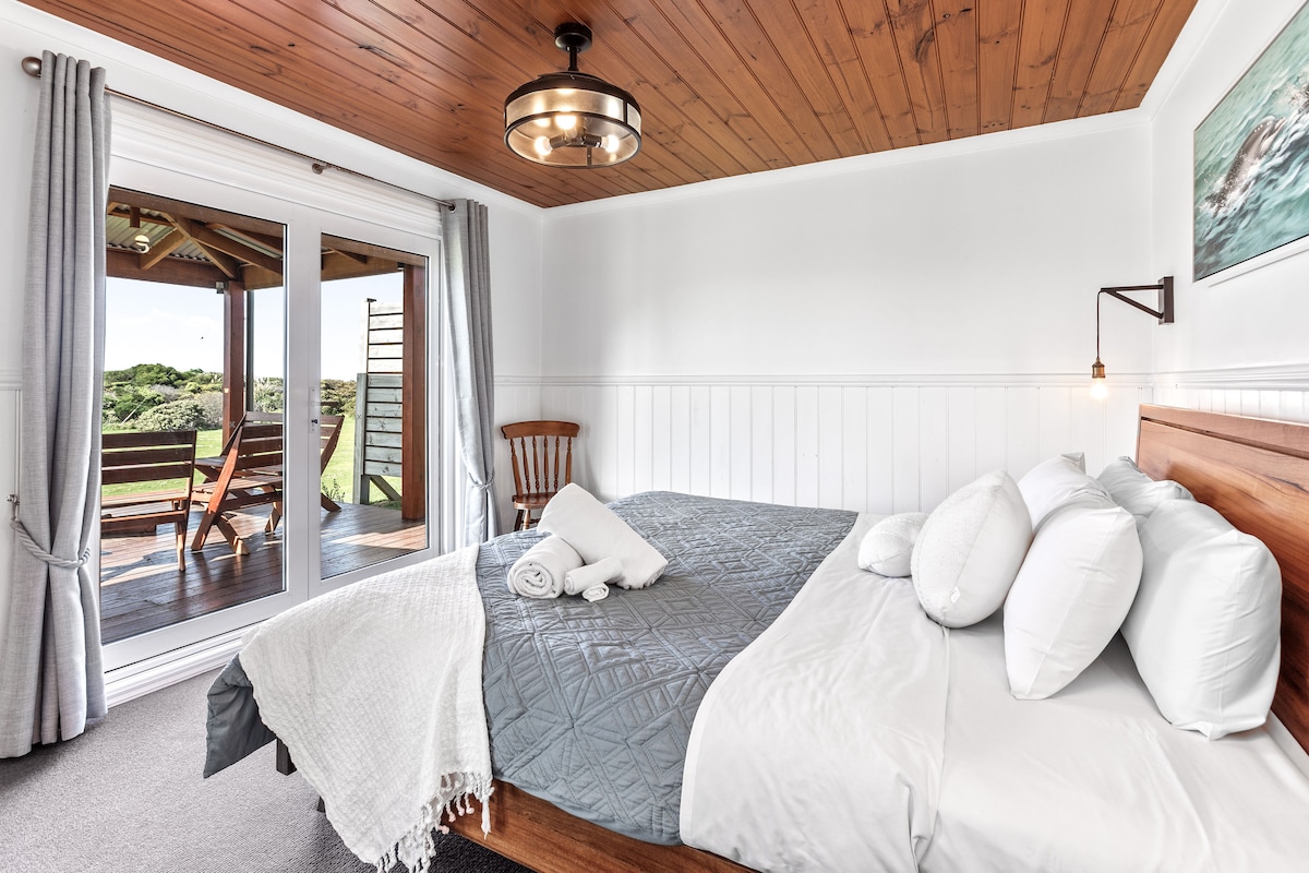 Apollo Bay Cottages - Sugarloaf Cottage