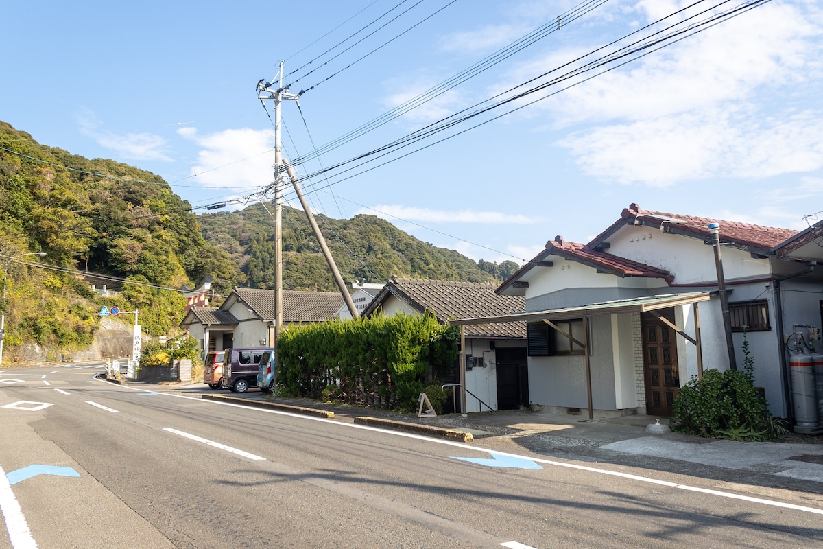 距离Udo Seaside Villa Nanami 5分钟车程