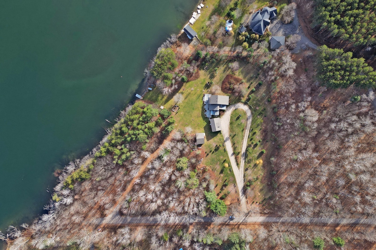 Beachfront Private Villa on 4.57 Acre Farlain Lake