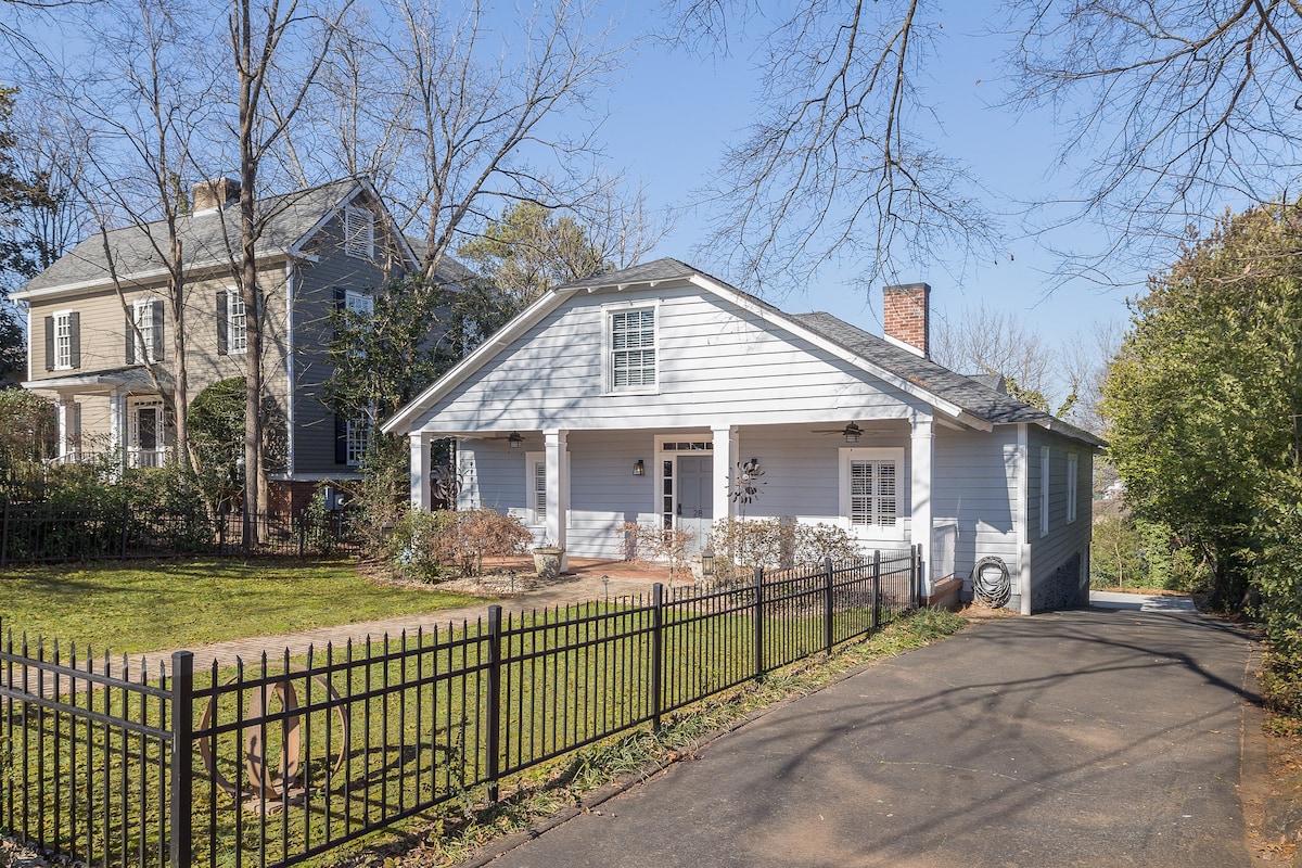 clean, spacious 5 bedroom 8 beds, heart of Roswell