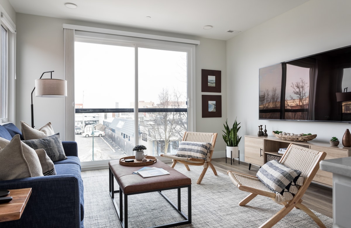 Downtown TC Hygge Condo