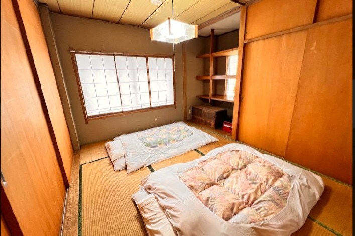 Thunderbird Tatami Room 3 of 5