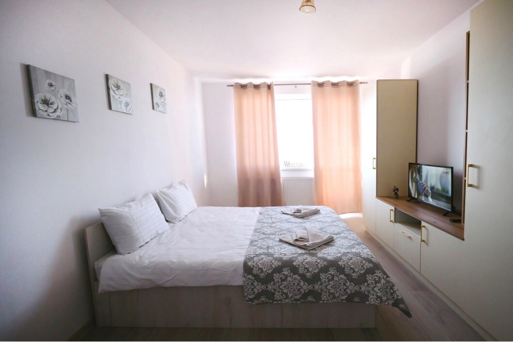 Spring Apartment - Mall Coresi (room_A)