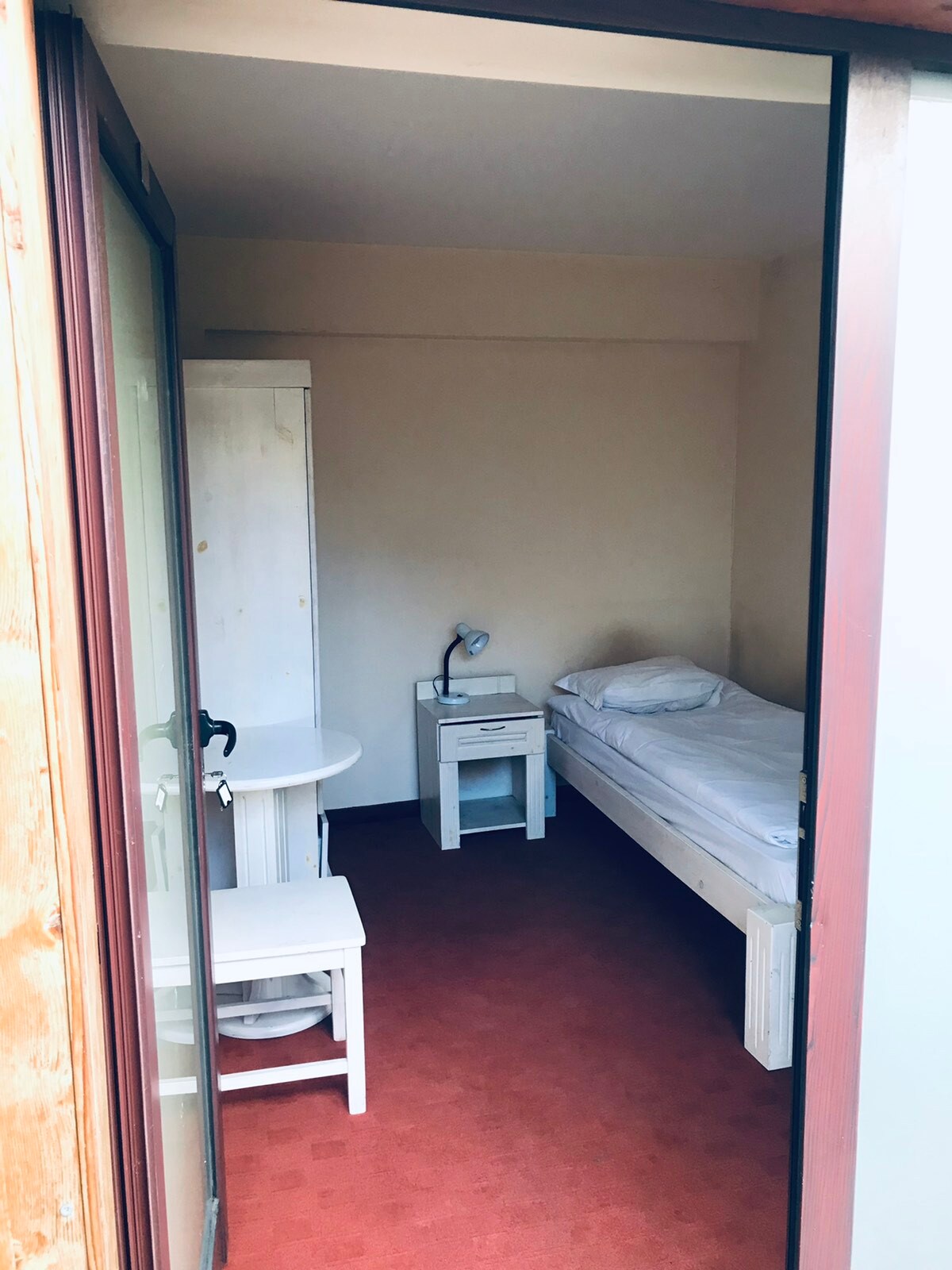 Cozy single room near Gondola