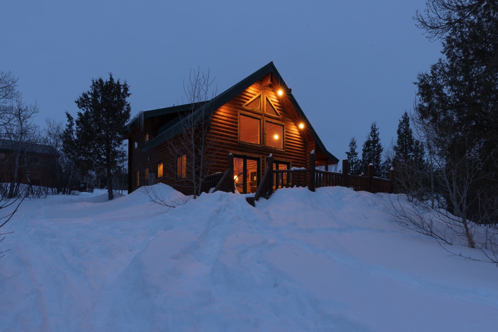 Lakefront Log Cabin Secluded Fishing   Paradise