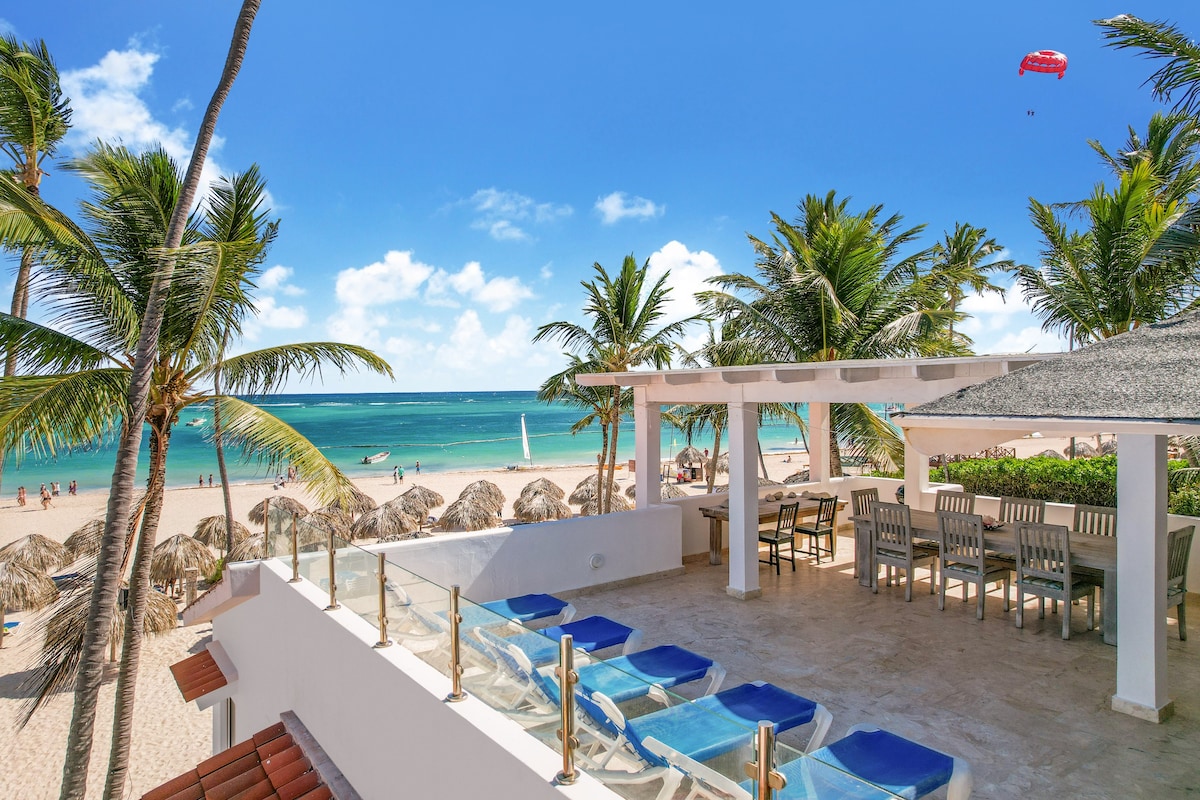 Casa Caribe: NEW beachfront w/ great views & staff