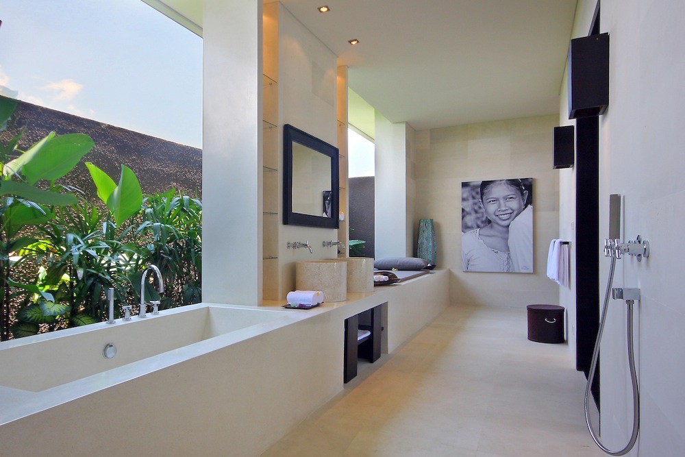 *Exquisite 4BD Luxury Villa in the Heart of Berawa