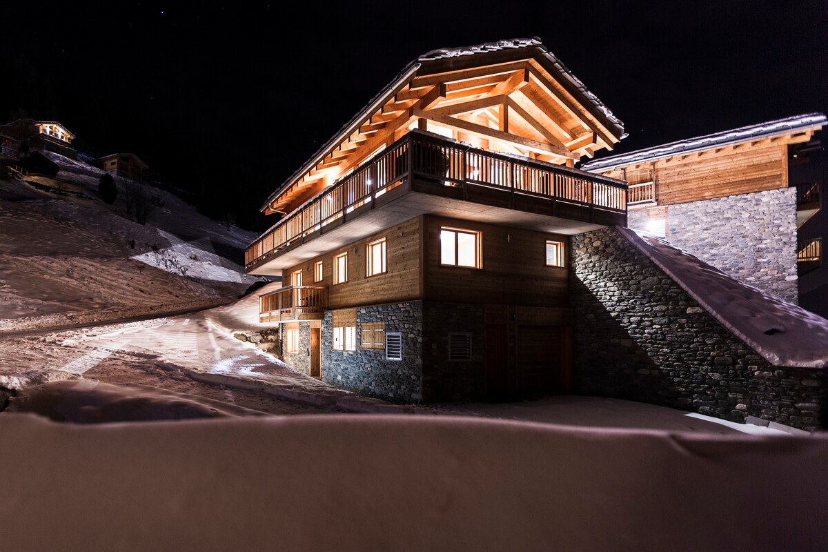 Chalet L'Ours by Swiss Alps Village