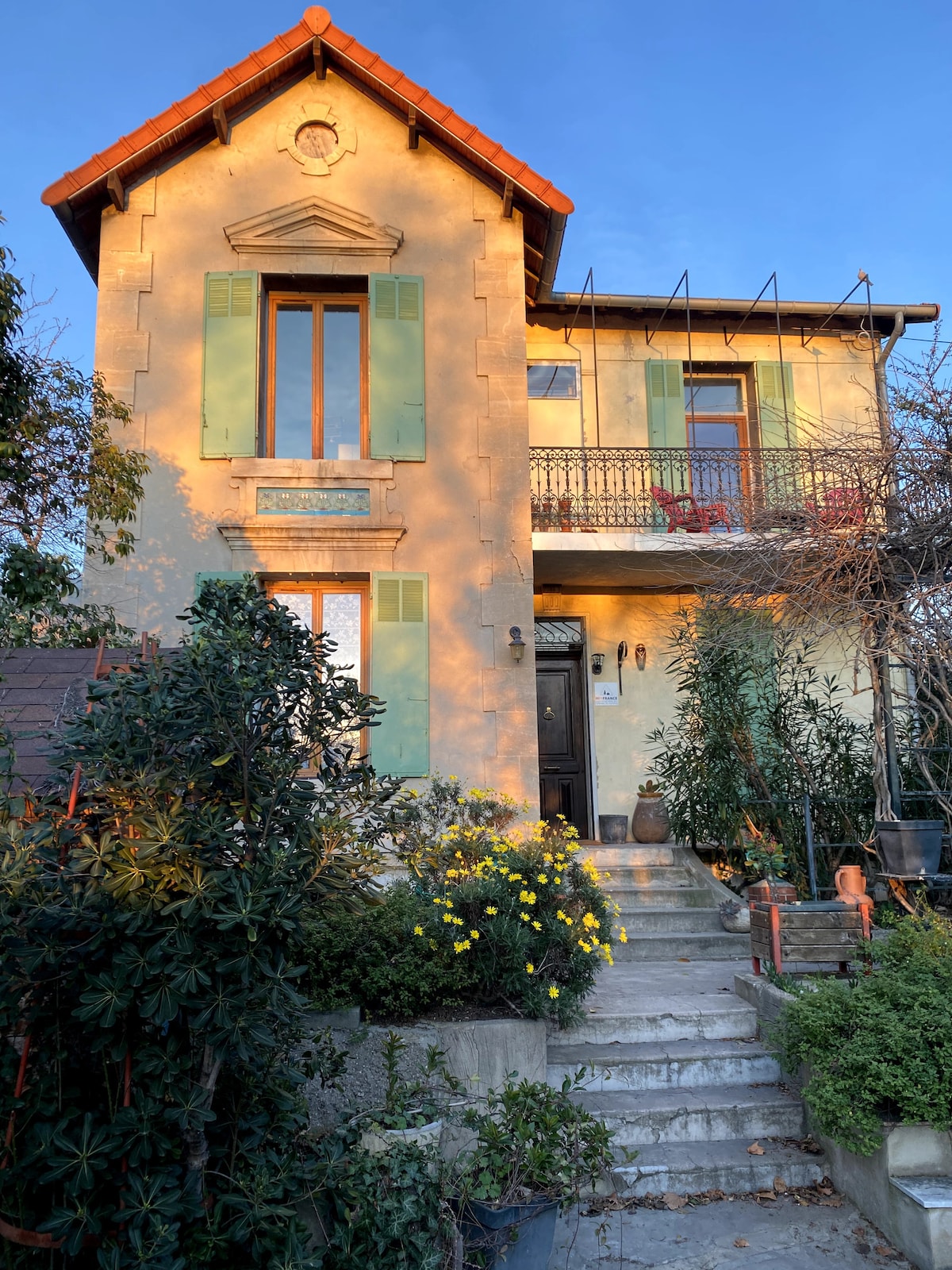 Maison entière avec jardin, proche centre et plage