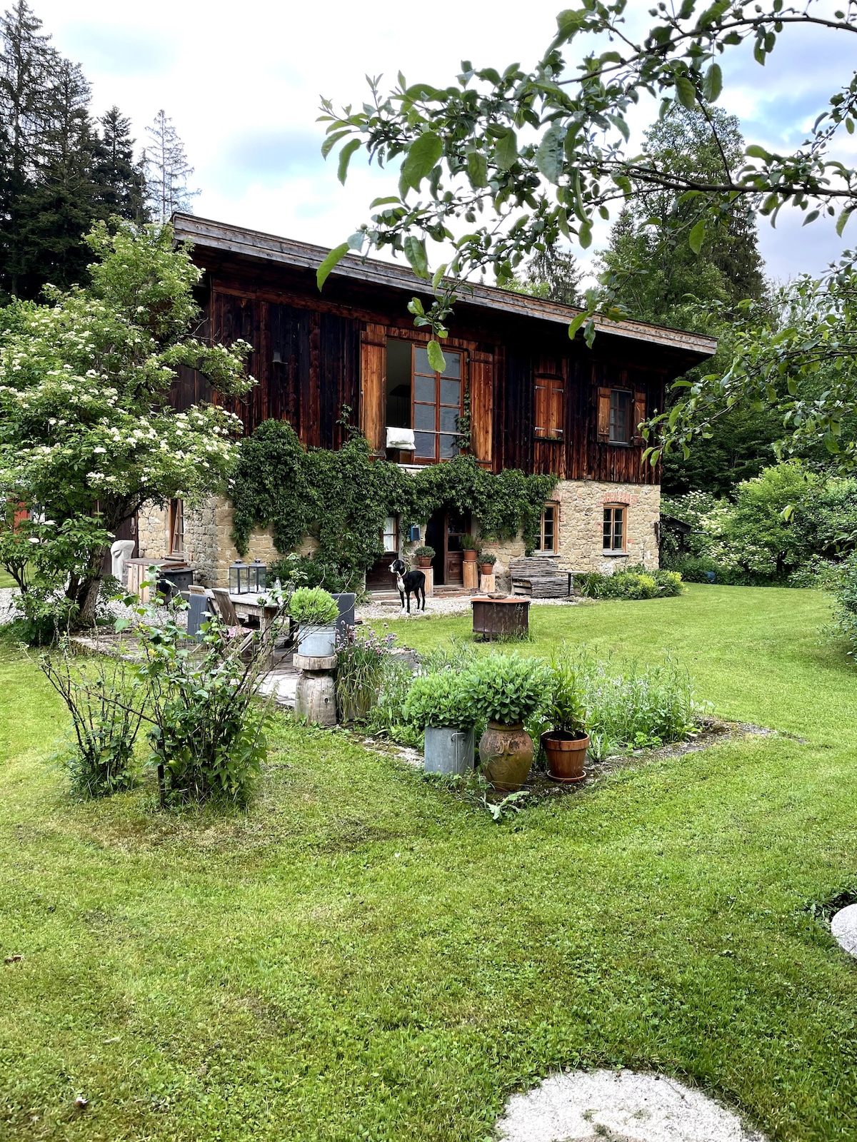 Traumhaus am Fluss in der Nähe des Tegernsees