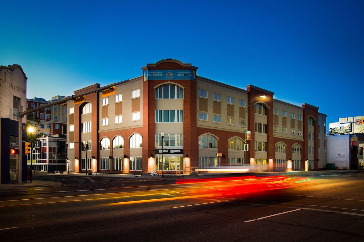 1st floor Bachelor Apartment in Downtown Regina