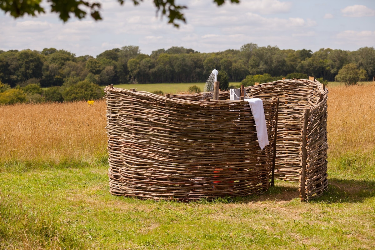 Simple Hoppers Hut Cabin for Two