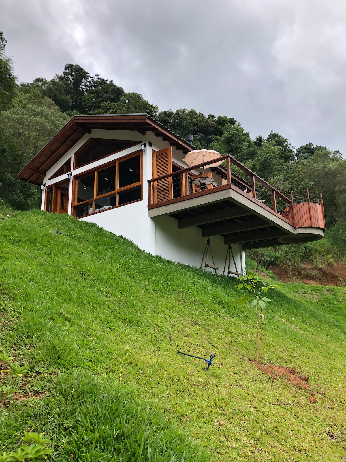 Casa Loft em Cunha.
“Ipê Rosa”.