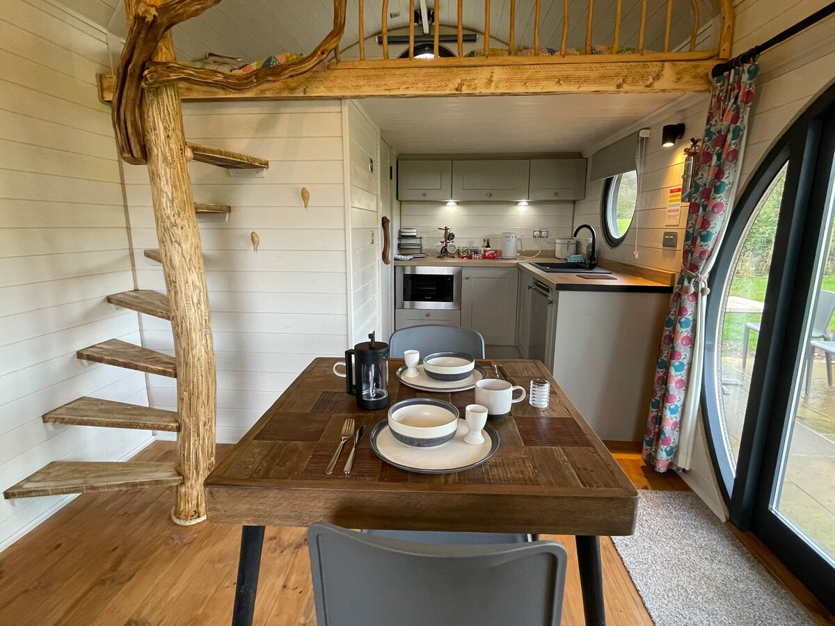 Sweet & Cosy for 4 Apple Pod - 3 Trees Glamping